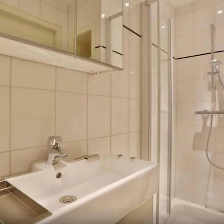 아파트 Perfect Location, Great Apt. *